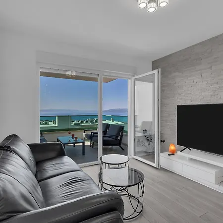 Luxury Sea View Sunrise Apartment *