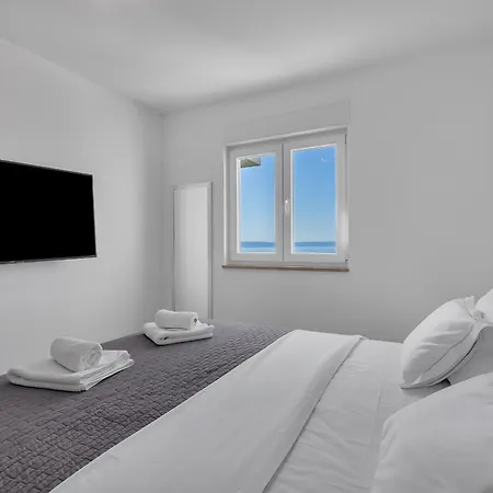 Luxury Sea View Sunrise Apartment