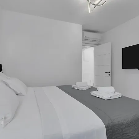 Luxury Sea View Sunrise Apartment *